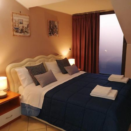 סנטה מריה קפואה וטרה B&B Louise מראה חיצוני תמונה