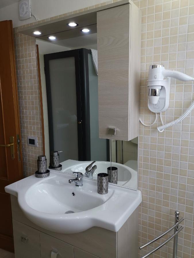 סנטה מריה קפואה וטרה B&B Louise מראה חיצוני תמונה