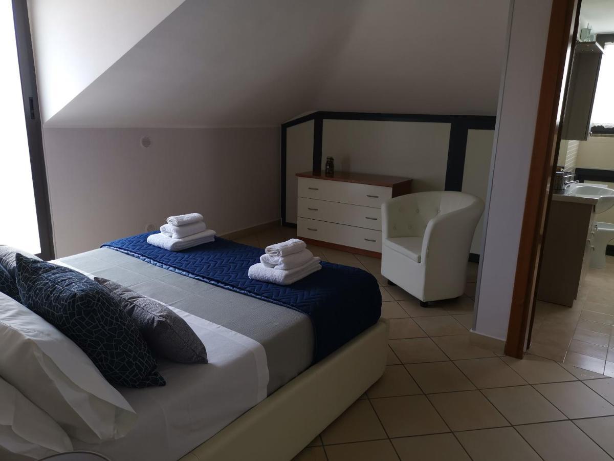 סנטה מריה קפואה וטרה B&B Louise מראה חיצוני תמונה