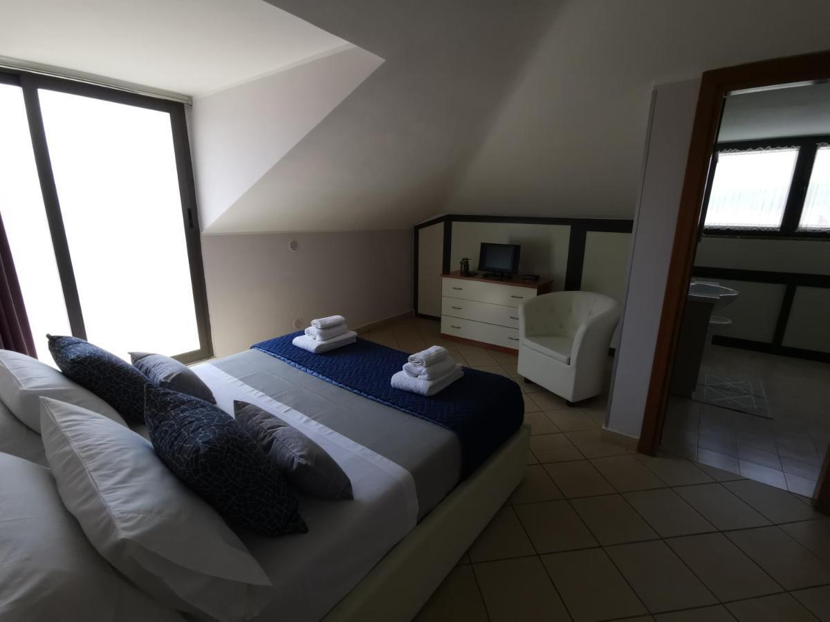סנטה מריה קפואה וטרה B&B Louise מראה חיצוני תמונה