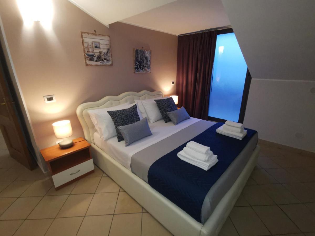סנטה מריה קפואה וטרה B&B Louise מראה חיצוני תמונה
