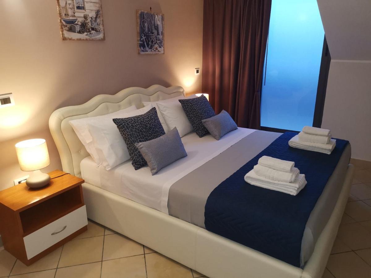 סנטה מריה קפואה וטרה B&B Louise מראה חיצוני תמונה