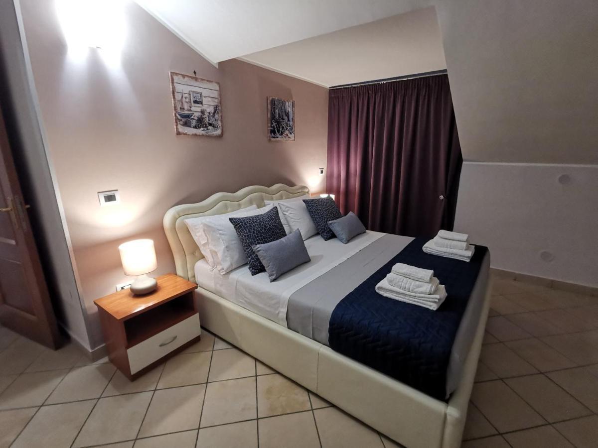 סנטה מריה קפואה וטרה B&B Louise מראה חיצוני תמונה