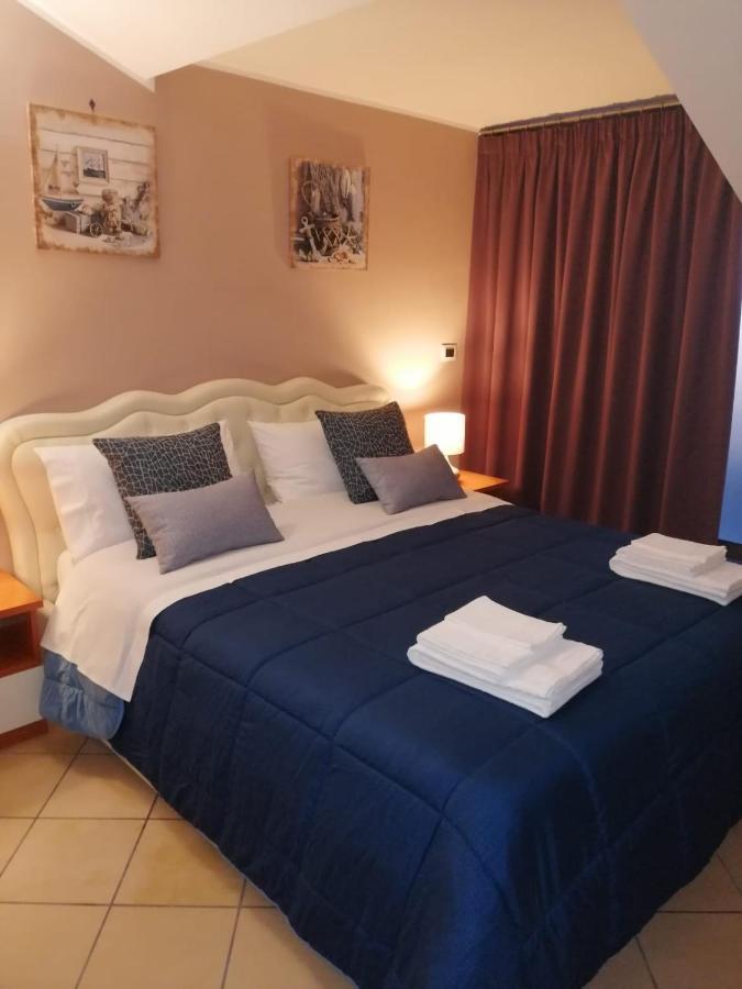 סנטה מריה קפואה וטרה B&B Louise מראה חיצוני תמונה