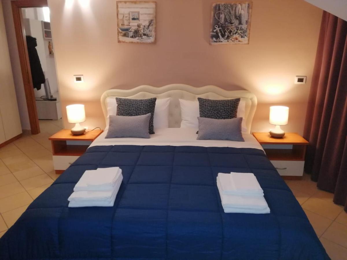 סנטה מריה קפואה וטרה B&B Louise מראה חיצוני תמונה